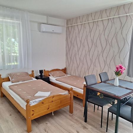 Nikolett apartman Hajdúszoboszló Exteriör bild