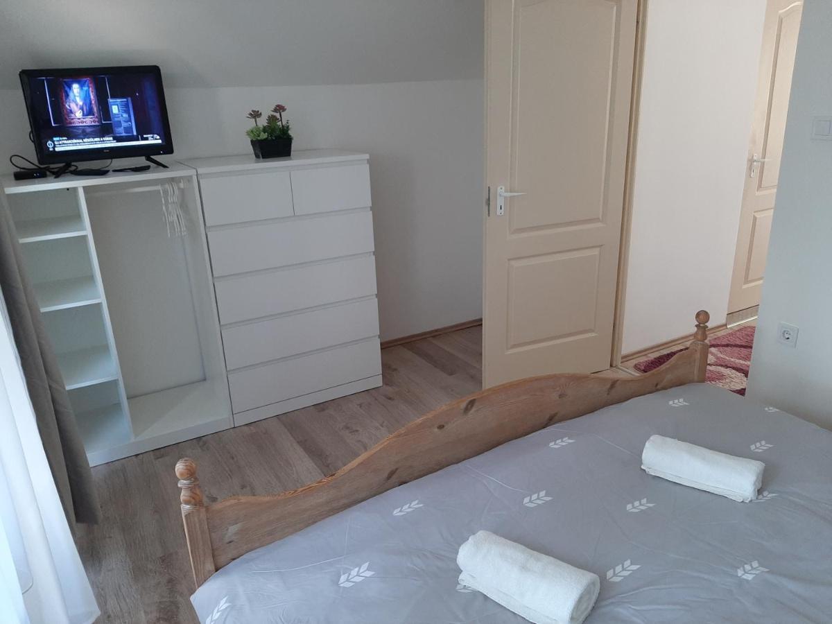 Nikolett apartman Hajdúszoboszló Exteriör bild