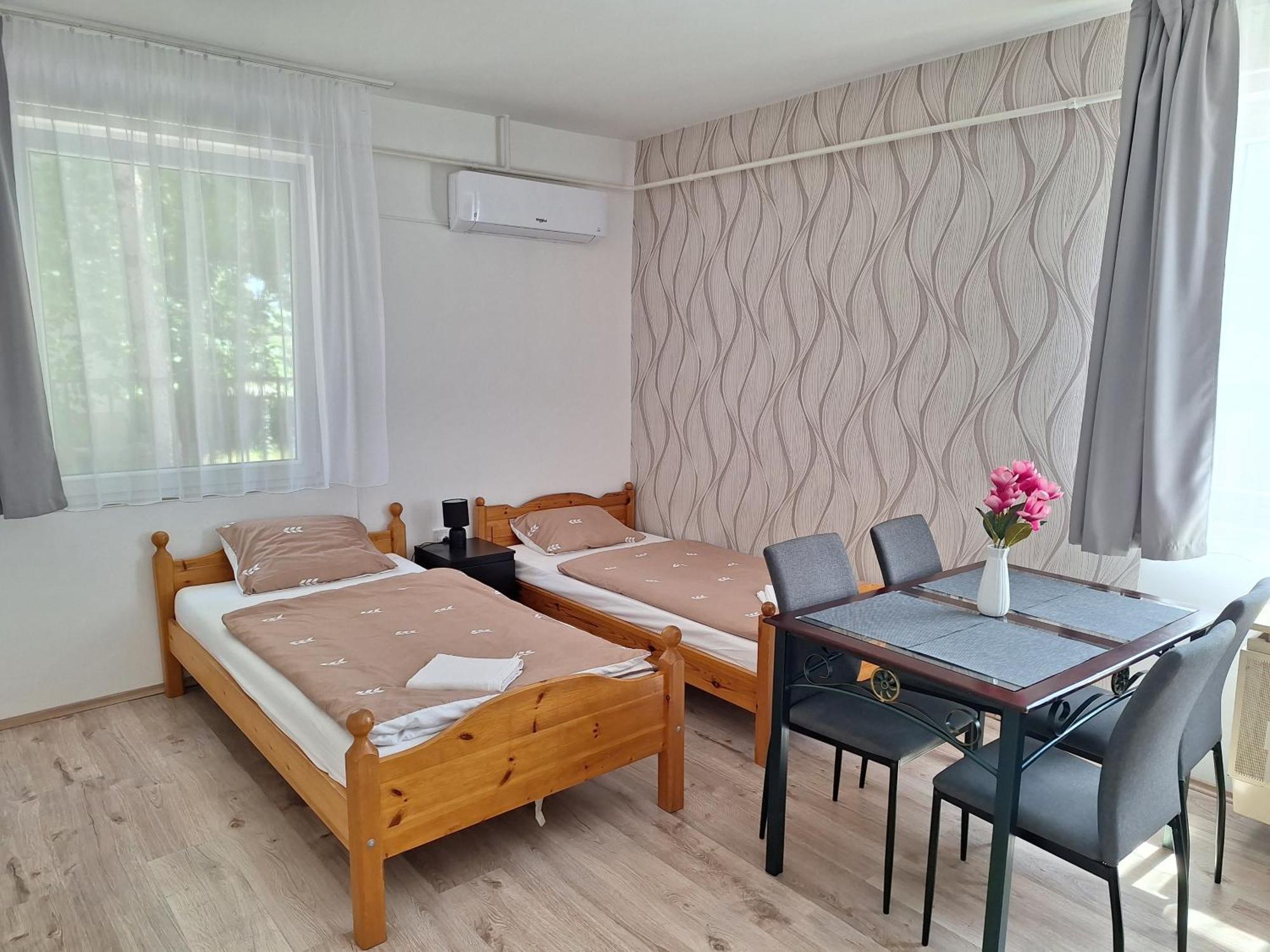 Nikolett apartman Hajdúszoboszló Exteriör bild