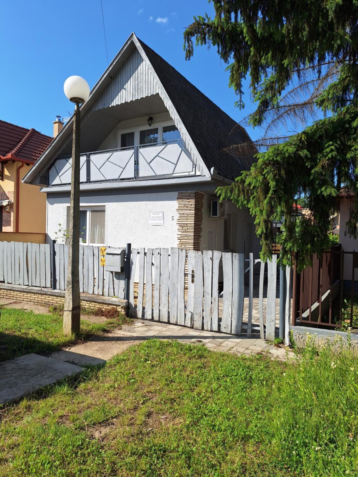 Nikolett apartman Hajdúszoboszló Exteriör bild